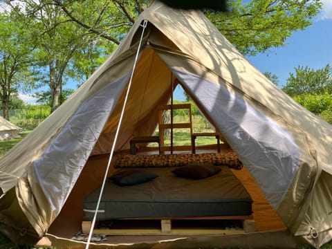 Camping Carrefour de l'Ardèche Campground/
RV Resort in Provence-Alpes-Côte d'Azur