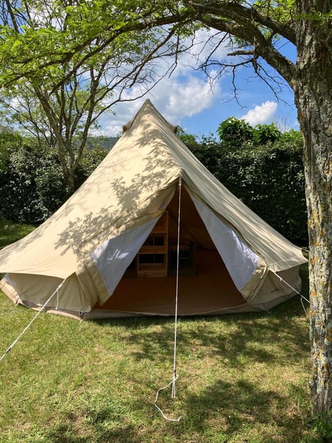 Camping Carrefour de l'Ardèche Campground/
RV Resort in Provence-Alpes-Côte d'Azur