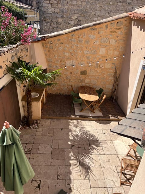 Balcony/Terrace, Evening entertainment