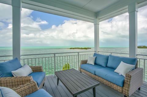 New Oceanfront Luxury Home - Unit3 Villa in Marathon