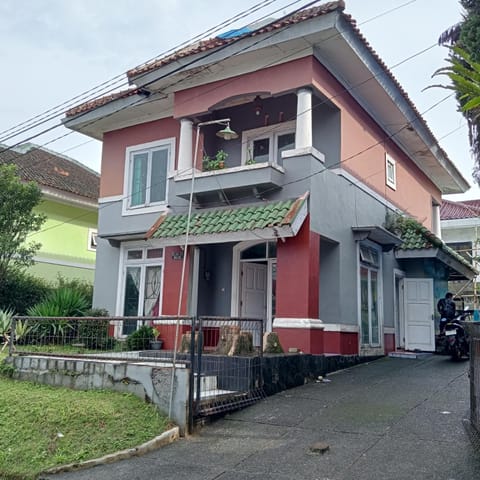 Vila bukit cipendawa Villa in West Java