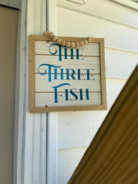 Beach House - The Three Fish Apartment in Derby