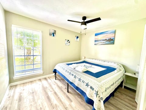 Fun-Filled Retreat Near Six Flags For 15 People Apartment in Arlington