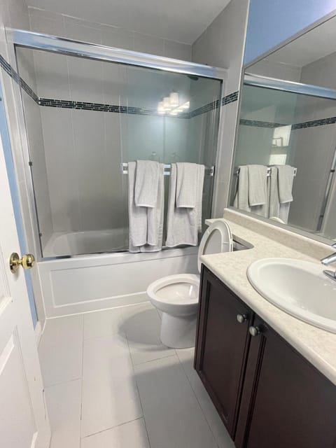 Shower, Toilet, Bathroom, Bath