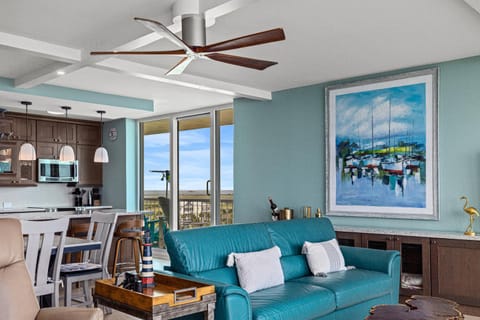 Galvestonian 600 - Beachfront Elegance Apartment in Texas City