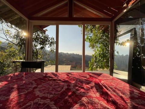 Bed, Natural landscape, View (from property/room), Bedroom, Mountain view