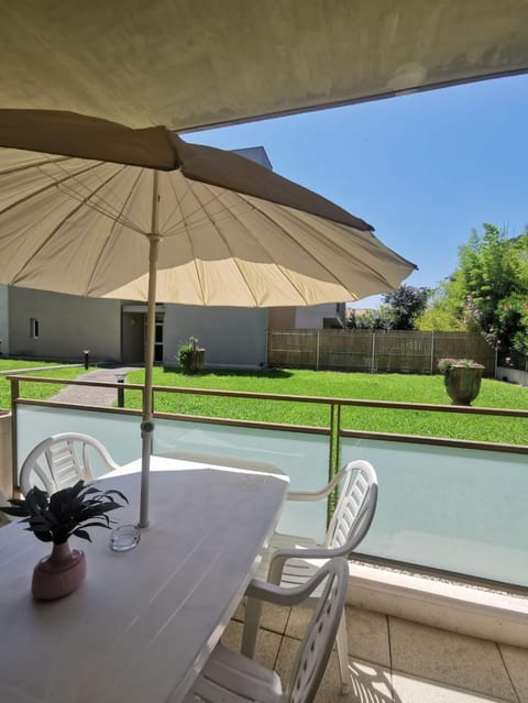 Garden, Balcony/Terrace