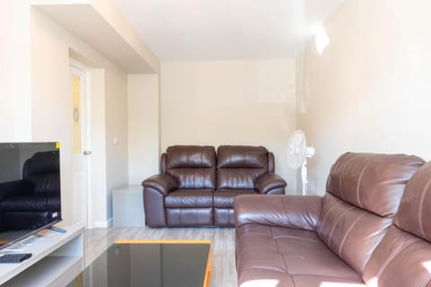 five bedroomed house Basildon Apartment in Basildon