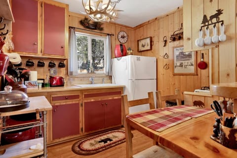 Cozy bear pines #2465 House in Big Bear