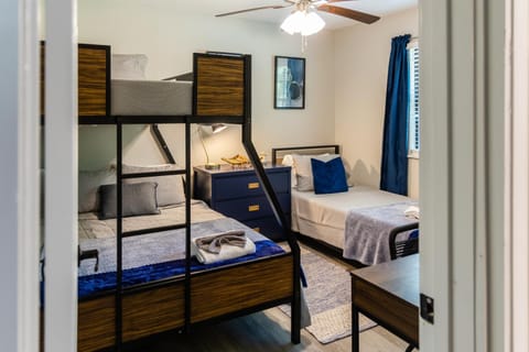 Bed, Bedroom, bunk bed