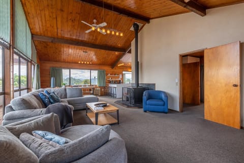 Living room, Seating area, fireplace