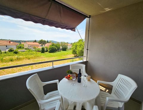 View (from property/room), Balcony/Terrace