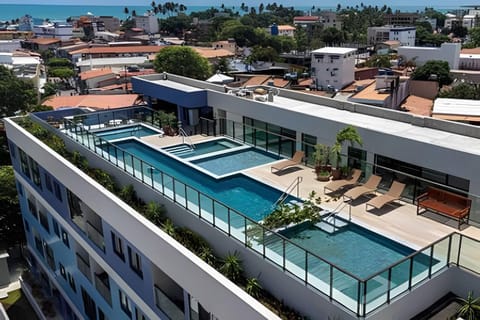 Bird's eye view, Pool view