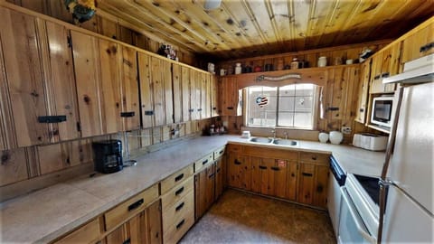 Ski Lope Lodge - Fireplace - Washer - Dryer - Gas Grill House in Red River