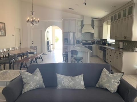 Dining area, kitchen