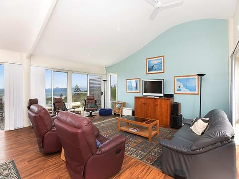 Boomer Waves 5 Carfax St - WIFI included - No Linen Included Haus in Port Elliot