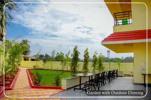 Property building, Day, Garden, View (from property/room), Balcony/Terrace, Garden view