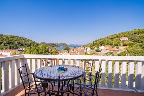 View (from property/room), Balcony/Terrace