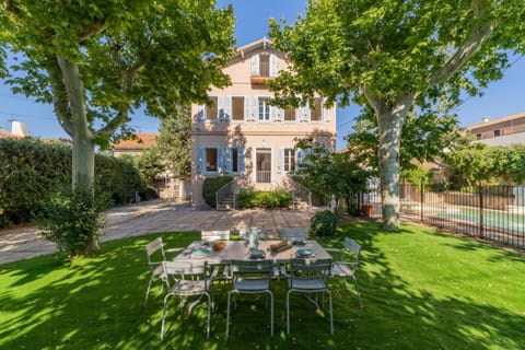 Garden, Dining area