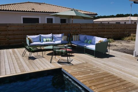 Villa contemporaine avec piscine Villa in Vendays-Montalivet