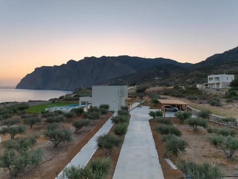 Natural landscape, Garden, Mountain view, Sunrise, Sunset, Inner courtyard view