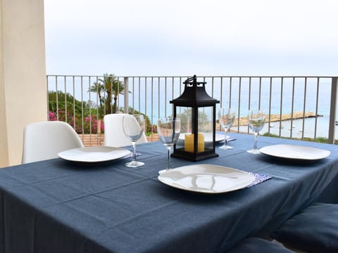 View (from property/room), Balcony/Terrace, Living room, Dining area, Sea view