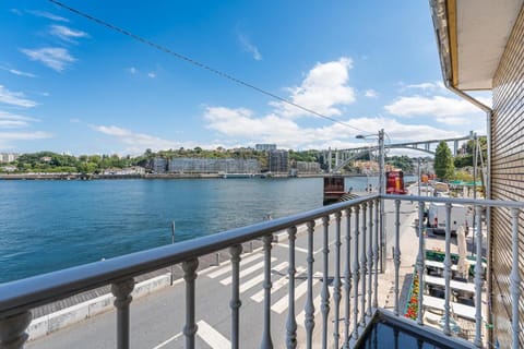 GuestReady - Afurada River View Apartment in Porto