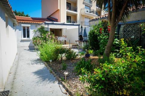 Patio, Garden, Garden view