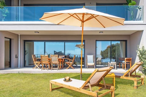 Property building, Patio, Day, Garden, View (from property/room), Garden view, sunbed