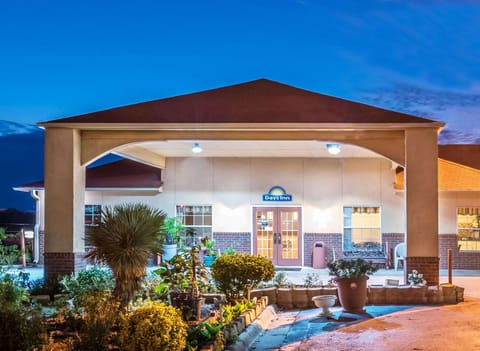 Days Inn by Wyndham Gainesville Motel in Oklahoma