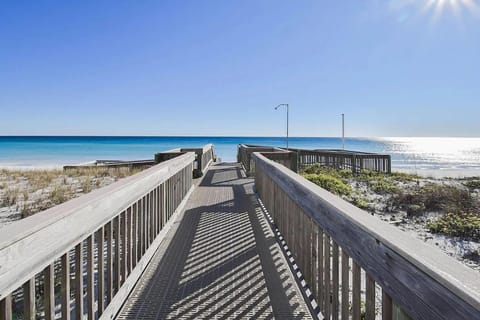 Inlet Reef 209- by Holiday Isle Properties Apartment in Destin