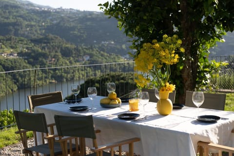 Spring, Day, Natural landscape, Food and drinks, Dining area, Food, Lake view, Mountain view, River view, Drinks