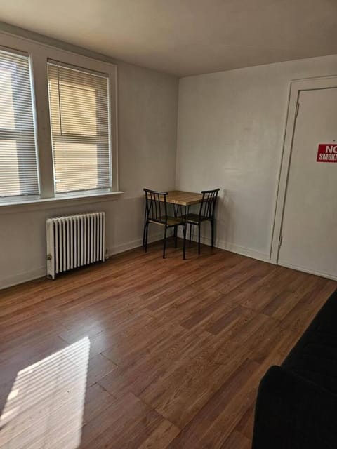 Private 1st floor apartment, one-bedroom, Wi-Fi Wohnung in Paterson