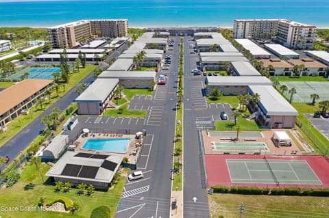 Property building, Neighbourhood, Bird's eye view, Parking