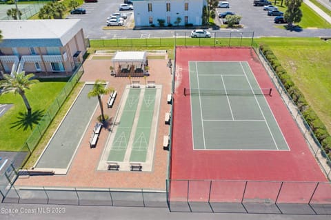 Tennis court, Sports, Entertainment