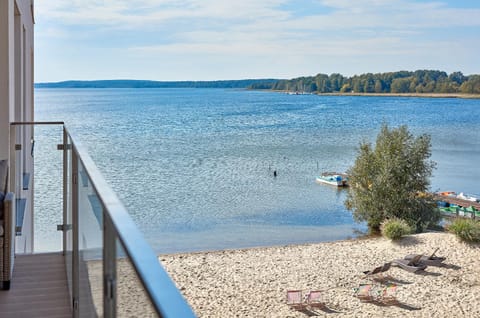 Natural landscape, View (from property/room), Balcony/Terrace, Beach, Lake view