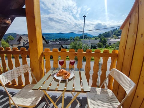 Balcony/Terrace, Mountain view