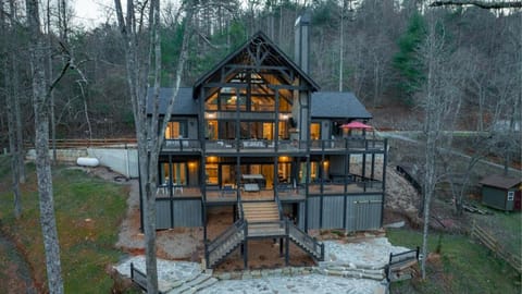 Luxury Lodge on the Toccoa House in Georgia