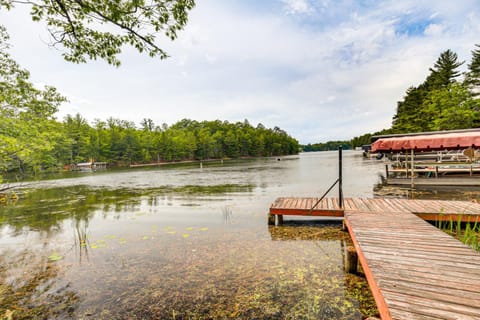 Northwood Tours Escape with Boat Dock Access! House in Minocqua Lake