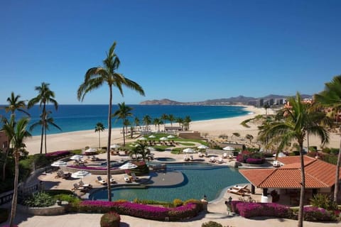 LA ROCA 8 min WALKING DISTANCE TO THE BEACH Villa in Baja California Sur