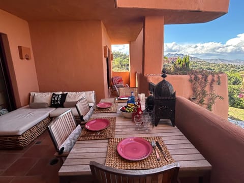 Day, Natural landscape, View (from property/room), Balcony/Terrace, Seating area, Dining area, Mountain view