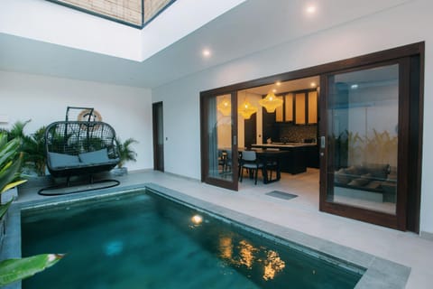 Pool view, Swimming pool, sunbed