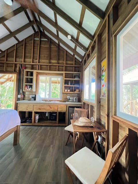 Kitchen or kitchenette, Seating area