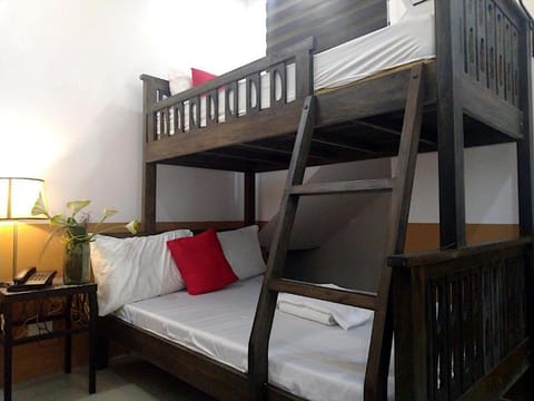 Jil's Apartelle Hotel in Tagaytay