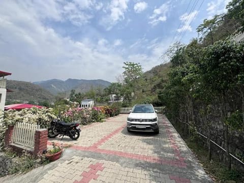 The Blue Casa Hills Villa in Dehradun