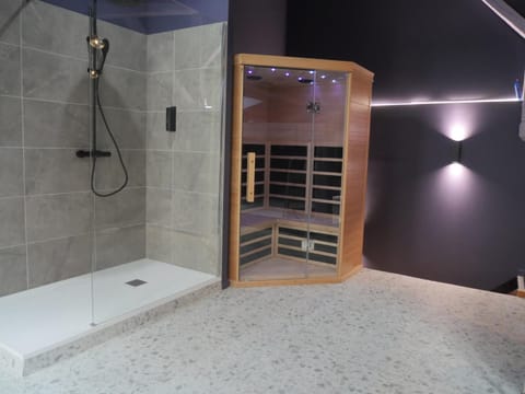 Sauna, Bathroom, Spa and wellness centre/facilities