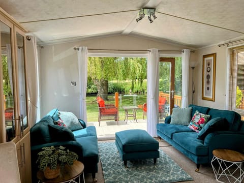 Living room, Garden view