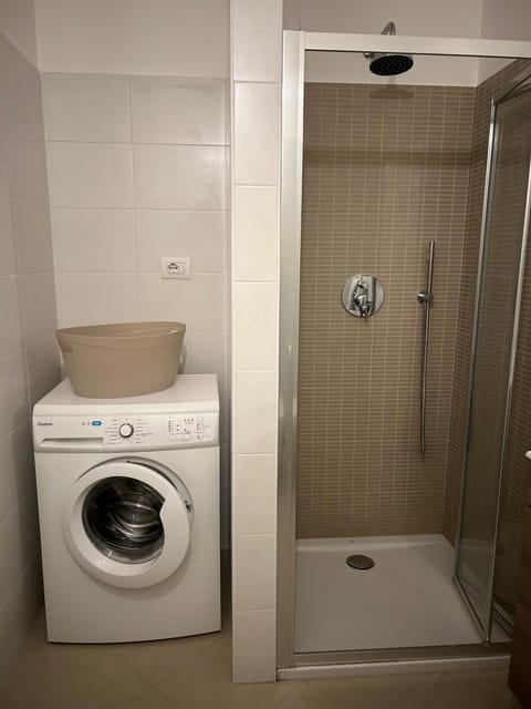 Bathroom, washing machine