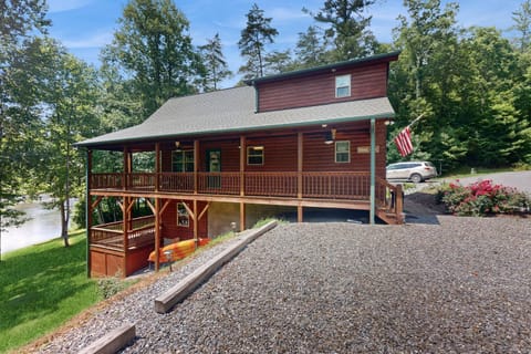 Talking River Chalet House in Murphy