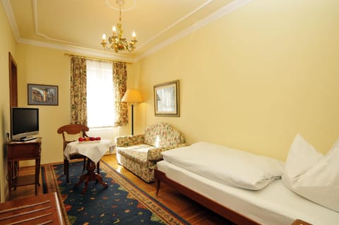 Bed, TV and multimedia